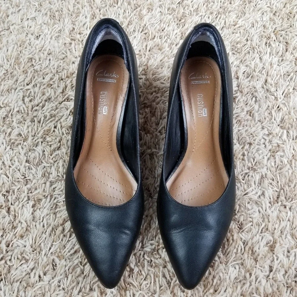 Clarks| Black Crewso wick pump size 6.5 - Picture 4 of 8
